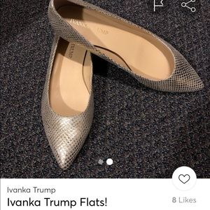 Ivanka Trump golden snake skin flats 🥿 ✨✨
